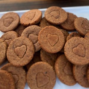 imagem do produto 30 Cookies de tâmara com Cumaru - 360g (macios)