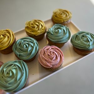 imagem do produto Cupcake Decorado com chantilly de castanha de caju