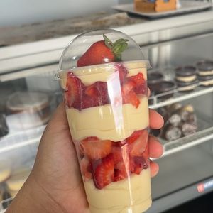 imagem do produto Copao ninho com morango  