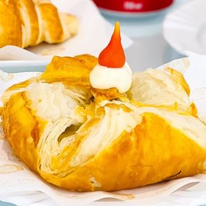 imagem do produto Folhado Carne de Sol com Catupiry 