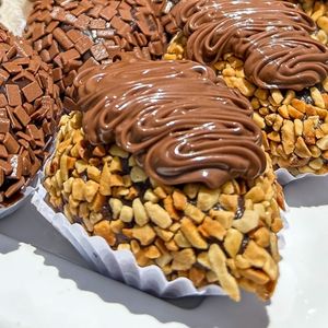 imagem do produto Coxinha de morango Ferrero rocher 