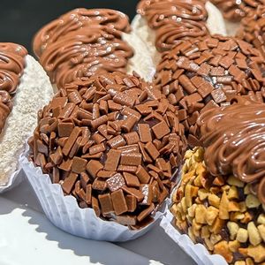 imagem do produto Coxinha de morango brigadeiro