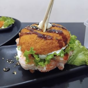 imagem do produto SUSHI BURGER  ESPECIAL (salmão e camarão)