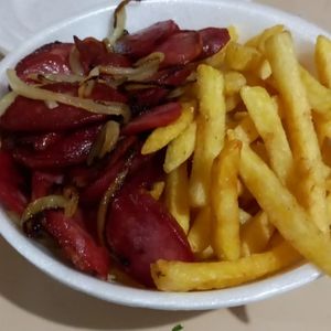 imagem do produto CALABRESA ACEBOLADA COM BATATA FRITA 