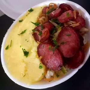 imagem do produto Calabresa acebolada com Purê 