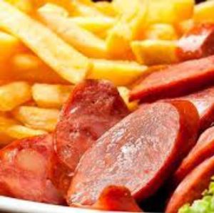 imagem do produto PORÇÃO DE BATATA FRITA COM CALABRESA ACEBOLADA 