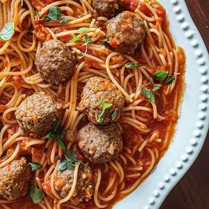 imagem do produto Macarrão com almôndegas 