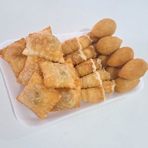 imagem do produto Porção de salgados com 30 unid.