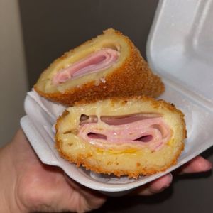 imagem do produto Risole de queijo com presunto 