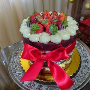 imagem do produto Bolo Red Velvet com Morango 