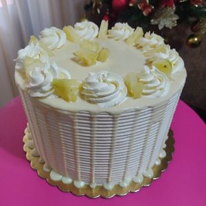 imagem do produto Bolo de Abacaxi com Ninho Trufado 