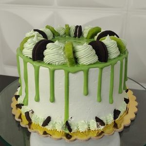 imagem do produto Bolo de Menta com Kiwi e mousse de chocolate 
