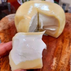 imagem do produto Queijo recheado com requeijão 