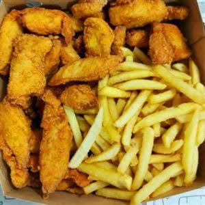 imagem do produto TIRINHAS D FRANGO EMPANADO C/ BATATA (G)