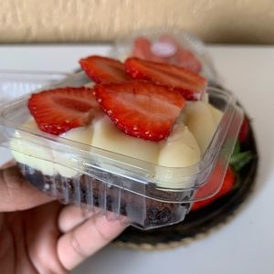 imagem do produto Mini Brownie ninho e morango 