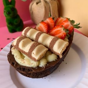 imagem do produto Ovo brownie e morangos 