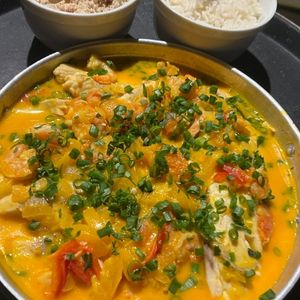 imagem do produto Moquéca de Filé de Tilápia com camarão + arroz + farofa de banana da terra