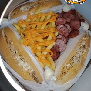 imagem do produto Combo 18 (3 cachorro quente + 300g fritas + 200g carne ou calabresa)