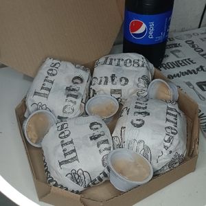 imagem do produto Combo 06 (4 BAURU + 1 REFRIGERANTE)