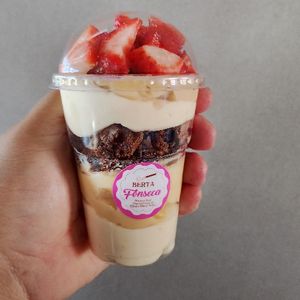 imagem do produto Copo Ninho Duplo Morango Brownie  200ml