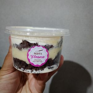imagem do produto Bolo de Pote Ninho Duplo com Morango