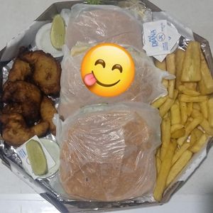 imagem do produto Combo 04 (3 lanche + 600g Porção)