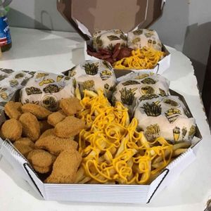 imagem do produto Combo 10 (4 Lanches + 800g Porção)