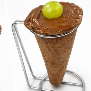 imagem do produto Pizza cone Chocolate preto e uva verde