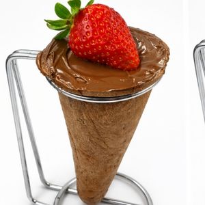imagem do produto pizza cone Morango com chocolate