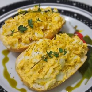 imagem do produto Pão francês tostado com ovos.