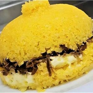 imagem do produto Cuscuz recheado com carne seca e queijo