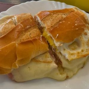 imagem do produto Pão francês na chapa com ovo e queijo