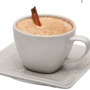 imagem do produto Café coado médio com leite e canela.