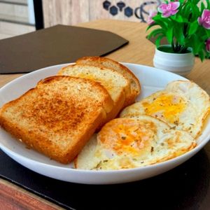 imagem do produto Pães integrais tostados com ovos.