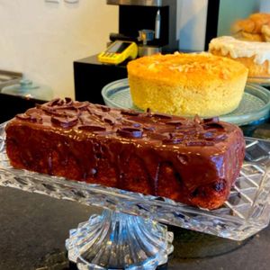 imagem do produto Bolo de banana com aveia sem glúten, sem lactose e sem açúcar. fatia