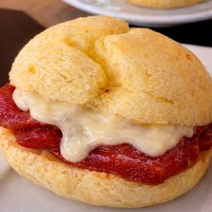 imagem do produto Pão de queijo artesanal com queijo e goiabada