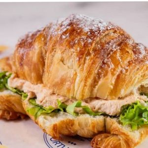 imagem do produto Croissant recheado com frango.