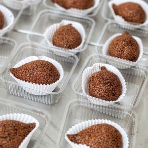 imagem do produto Coxinha de brigadeiro c/ morango