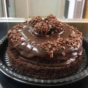 imagem do produto Bolo de chocolate recheado P