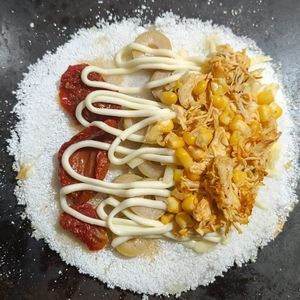 imagem do produto BEIJÚ- frango, milho verde,azeitona,  tomate seco,  orégano,  queijo e catupiry 