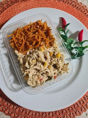imagem do produto Desfiado de frango com filetado de cenoura