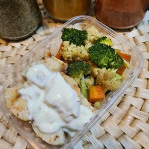 imagem do produto Peixe ao creme mix de legumes (vagem, brócolis, couve flor e cenoura) e arroz integral