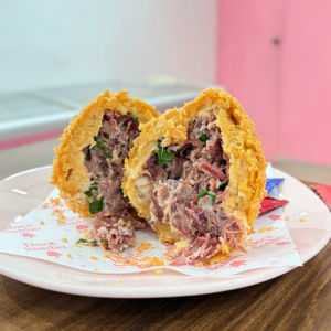 imagem do produto Coxinha de Carne Seca com Requeijão