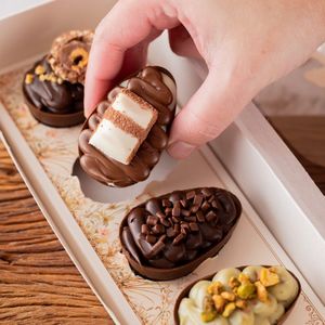 imagem do produto 4 Mini Ovos Recheados – 200g aprox