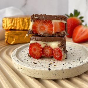 imagem do produto Bombom Recheado Ninho com Morango Fresco 80g