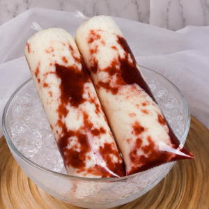 imagem do produto Chup Chup Gourmet — Ninho com Geleia de Morango 