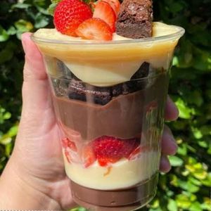imagem do produto Copo da felicidade brigadeiro com morango