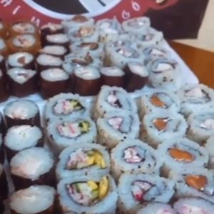 imagem do produto Combo UraMakiHot   -60 Sushis/ 20 makis/ 20 Uramaki/ 20 hot 