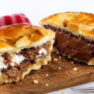 imagem do produto Combo:1 Empada de carne de sol com catupiry + 1 empada de chocolate +1  Refrigerante lata