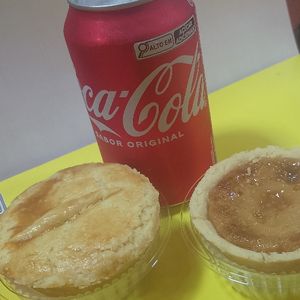 imagem do produto 2 empadas + refrigerante lata
